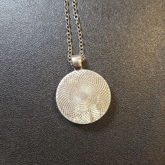 Air tribe - Airbender Nations element inspired Symbols v2, 12in chain - Picture 4 of 4